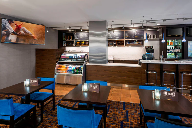 cvgcy-bistro-0061-hor-clsc